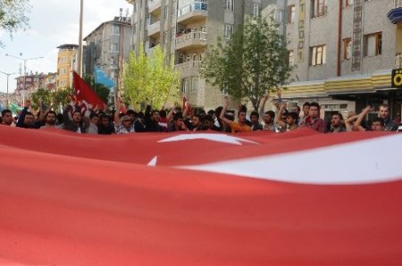 Sivas’ta Türkçülük Günü yürüyüşü