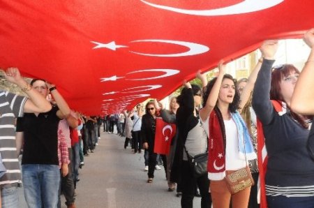 Sivas’ta Türkçülük Günü yürüyüşü