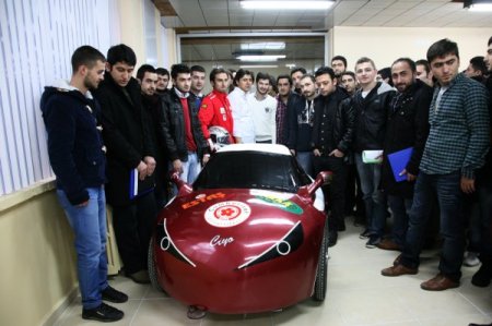 Sivas'ta üniversite öğrencileri hidrojenle çalışan otomobil yaptı