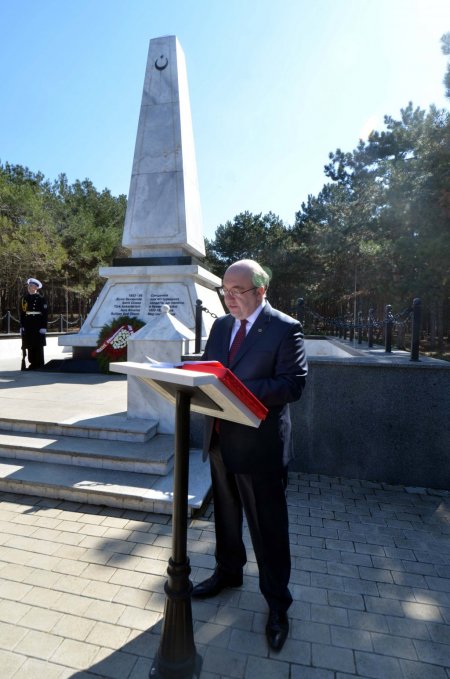 Sivastopol'de Türk şehitleri anıldı