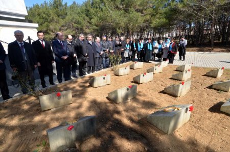 Sivastopol'de Türk şehitleri anıldı