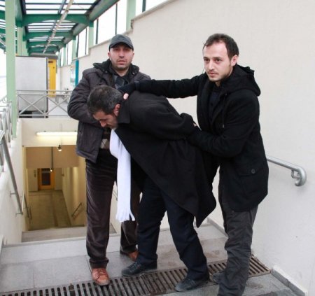 Sivil polislerden metroda kapkaç tatbikatı