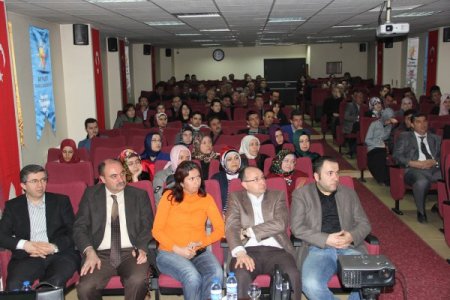 Siyaset Akademisi Devam Ediyor