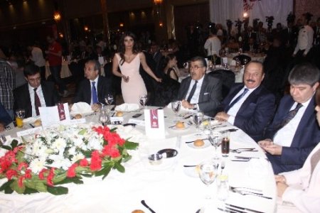 Siyaset Dergisi'nin ödülleri sahiplerini buldu