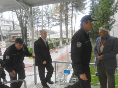 Şizofren şahıs ilçe sağlık müdürünü makamında bıçakladı