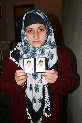 Şizofreni Hastası Oğlu İçin Kocası Evden Attı, Yine De Yılmadı