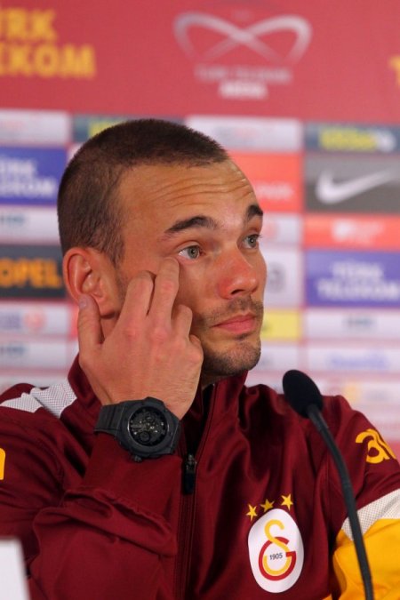Sneijder: Galatasaray'da efsane olmak istiyorum