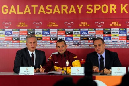 Sneijder: Galatasaray'da efsane olmak istiyorum