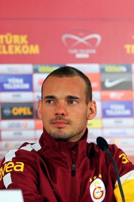 Sneijder: Galatasaray'da efsane olmak istiyorum