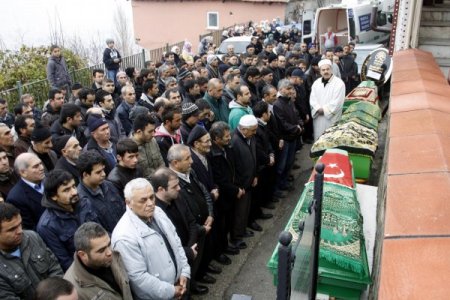 Sobadan zehirlenen aile üyeleri gözyaşları ile uğurlandı