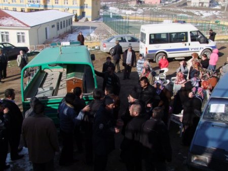 Sobadan Zehirlenen Anne, Baba Ve Oğulları Hayatını Kaybetti