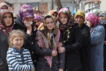 Sobadan Zehirlenen Aynı Aileden Üç Kişi Balıkesir'de Toprağa Verildi