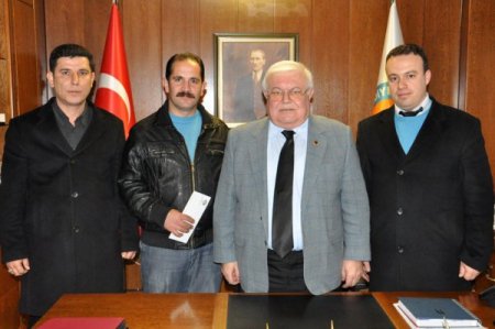 Şoför otobüste unutulan 80 bin lirayı sahibine iade etti