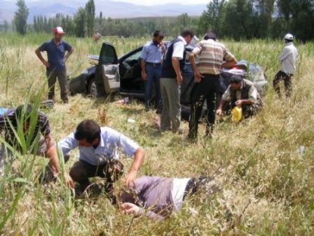 Şoför Uyudu, Araç Takla Attı: 1 Ölü 4 Yaralı (2)