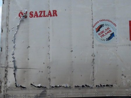Şoförü Öldürülen Türk Tır'ını Kurşunlayıp Yükünü Yağmalamışlar