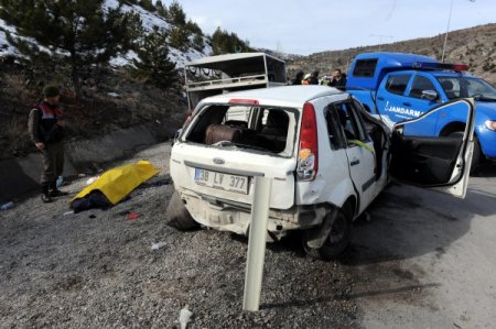 Şoförü uyuyan otomobil takla attı: 3 ölü, 3 yaralı