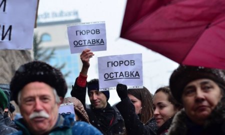 Sofya protestolarında ‘çürük domates’ modası