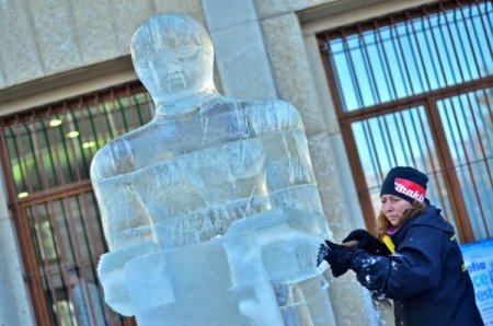 Sofya'da buz figürleri şöleni