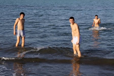 Soğuğa Aldırmayan Gençler Deniz Sefası Yaptı
