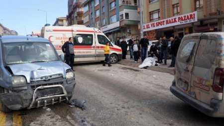 Soğuk havadaki kazada, vatandaşlar yaralılar için seferber oldu