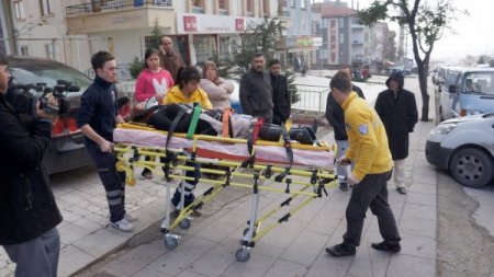 Soğuk havadaki kazada, vatandaşlar yaralılar için seferber oldu