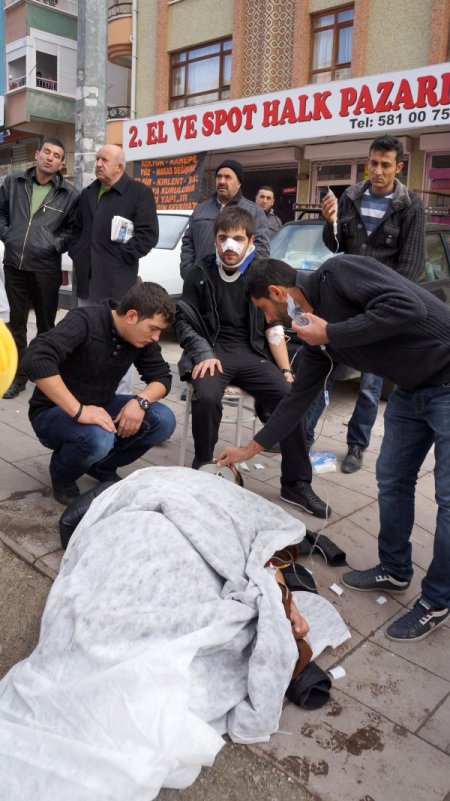 Soğuk havadaki kazada, vatandaşlar yaralılar için seferber oldu