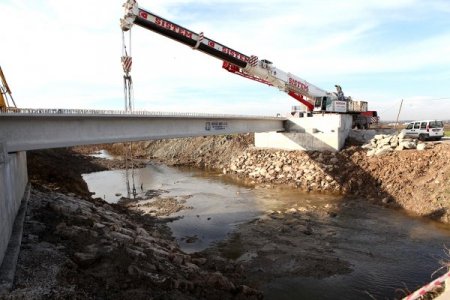Söğütlü’ye inşa edilecek yeni köprüyle köylere ulaşım kolayca sağlanacak