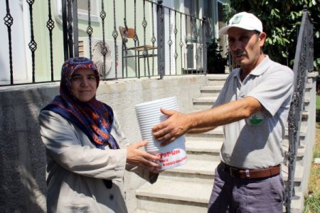 Sokak Hayvanlarının İmdadına Su Kapları Yetişiyor