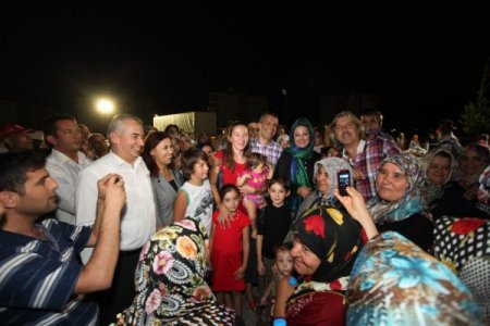 Sokak İftarının Konukları İkbal Gürpınar Ve Erkan Mutlu Oldu