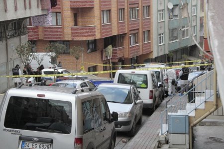 Sokak ortasında anne ve kızını öldürdü