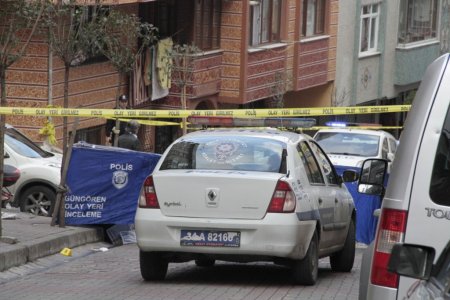 Sokak ortasında anne ve kızını öldürdü