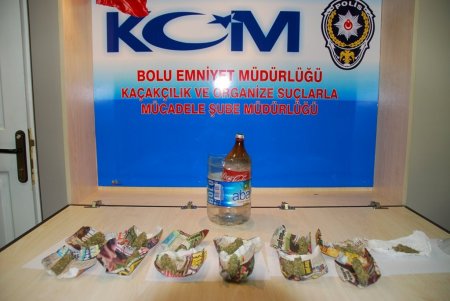 Sokak satıcıları göz altına alındı