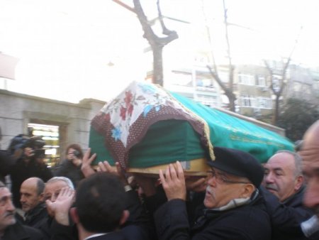 Sokakta Öldürülen Kadın Son Yolculuğuna Uğurlandı