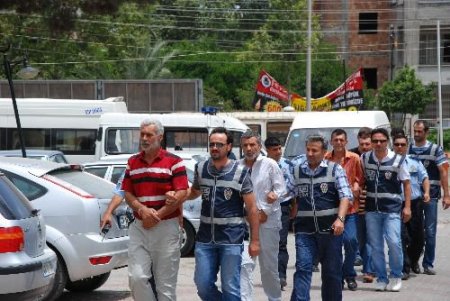 Sokakta Uyuşturucu Satmak İsteyen 8 Kişi Yakalandı