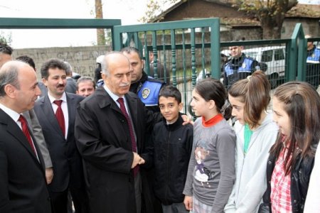 Sokakta yakalamak için değil, sokağa düşürmemek için çalışıyorlar