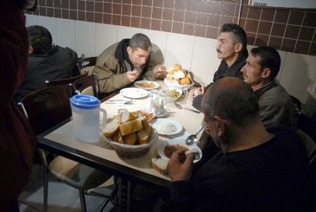 Sokakta Yaşayanlar Kışı Otelde Geçirecek