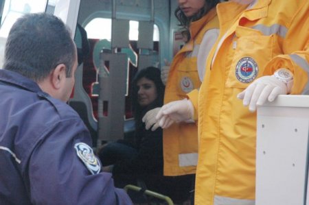 Sokaktaki başıboş maymun 3 kişiyi ısırarak yaraladı