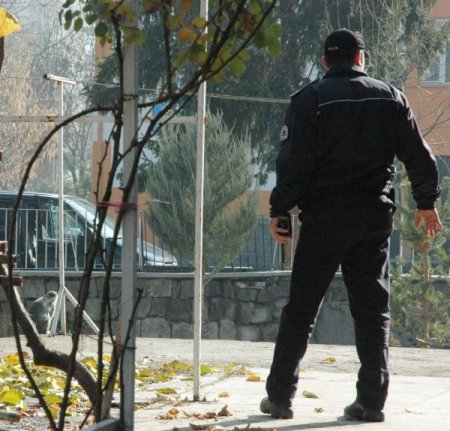 Sokaktaki başıboş maymun 3 kişiyi ısırarak yaraladı