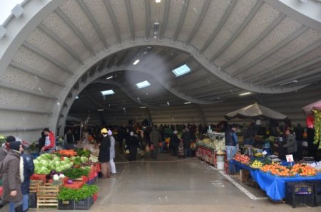 Sokaktan taşınan pazar, modern mekanında kapılarını açtı