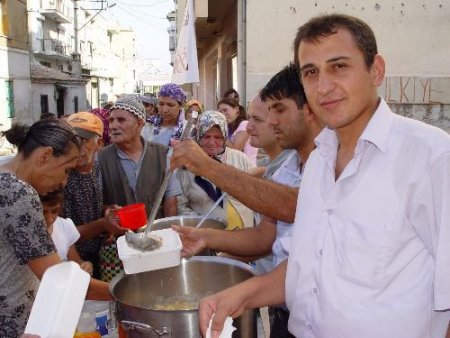 Söke Sosyal Dayanışma Derneği Her Gün 800 Kişiye İftar Yemeği Ulaştırıyor
