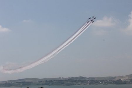 Solotürk ve Türk Yıldızları’nın uçuş gösterisi nefes kesti