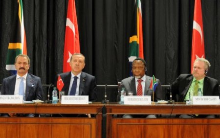 “(somali’de Patlamayı) İslam Adına Yaptığını Söyleyenin İslam'la Alakası Olamaz”