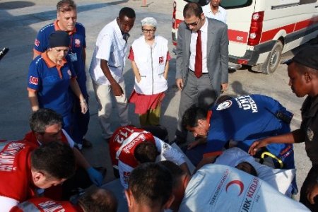 Somali’de yaralanan Kızılay görevlileri, ambulans uçakla Türkiye’ye gönderildi