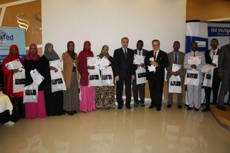 Somalili 16 doktor ve hemşire daha eğitimlerini tamamladı