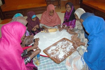 Somalili Kız Öğrencilerden Mantı Dersi