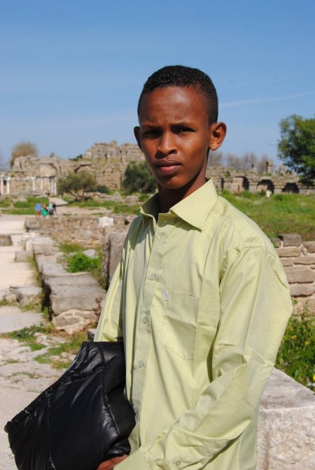 Somalili Muhammet arkeolog olma hayaliyle yaşıyor