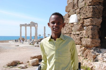 Somalili Muhammet arkeolog olma hayaliyle yaşıyor