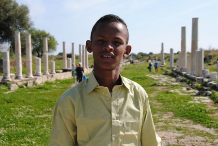 Somalili Muhammet arkeolog olma hayaliyle yaşıyor