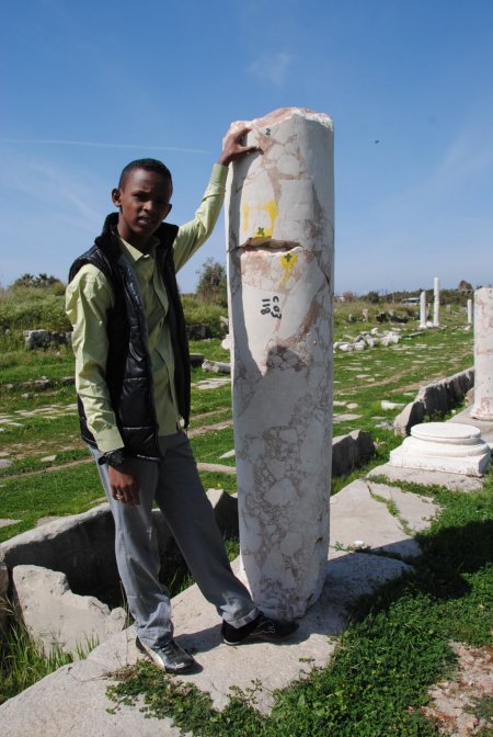 Somalili Muhammet arkeolog olma hayaliyle yaşıyor