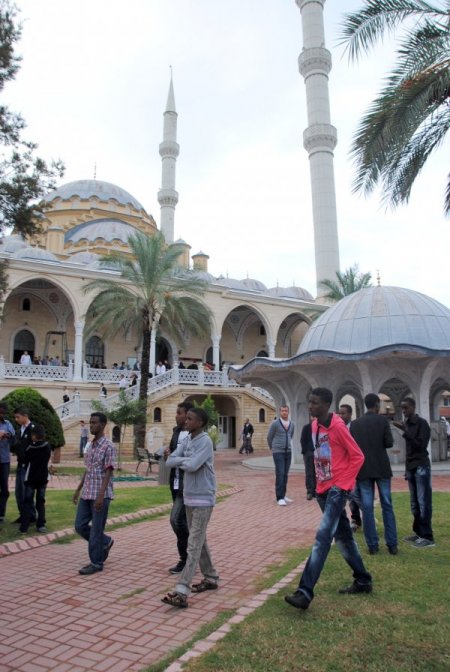 Somalili öğrenciler, bayramı ailelerinden ayrı geçirmenin hüznünü yaşadı
